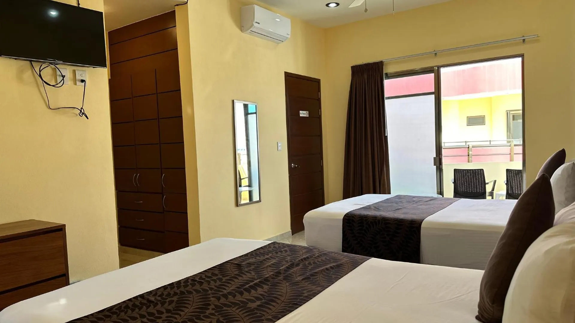Hotel San Miguel بلايا ديل كارمن 3*,  المكسيك